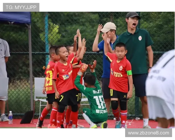 乌杨中学足球队奋勇拼搏迎接新赛季挑战全力冲击冠军荣誉 乌杨中学足球队奋勇拼搏迎接新赛季挑战全力冲击冠军荣誉